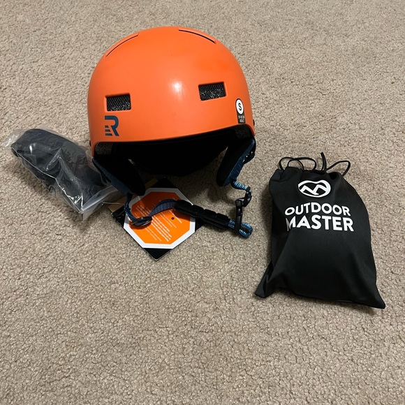 Retrospec Traverse H1 Snow Helmet and Outdoor Master Ski Goggles - Picture 1 of 11